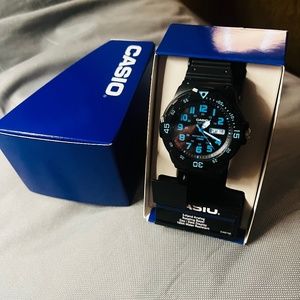 Casio Dive Watch with date/time - NEW! (42mm dial)